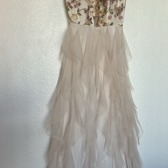 Nights by teeze me evening dress with tulle and waves size 1 Cream floral - Picture 3 of 12